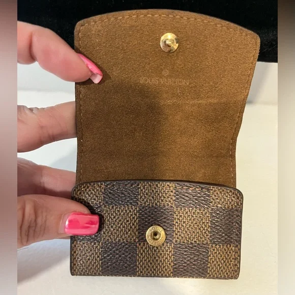 ✨Authentic Louis Vuitton Damier Ebene Cufflink Case✨